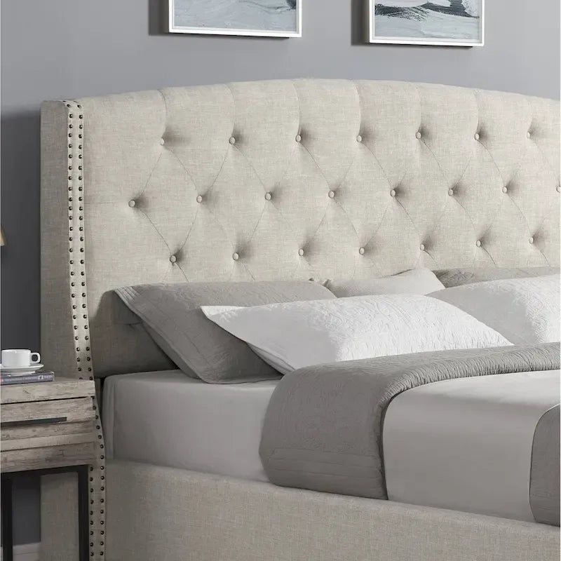 Lit plateforme rembourré en polyester beige avec tête de lit capitonnée à oreilles