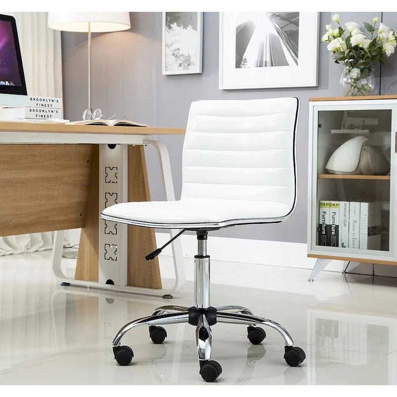 Fauteuil de bureau pivotant en cuir blanc côtelé sans accoudoirs à dossier mi-hauteur