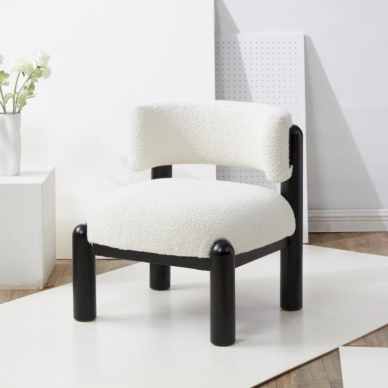 Fauteuil en fausse fourrure - L 66 cm x P 66 cm x H 71 cm